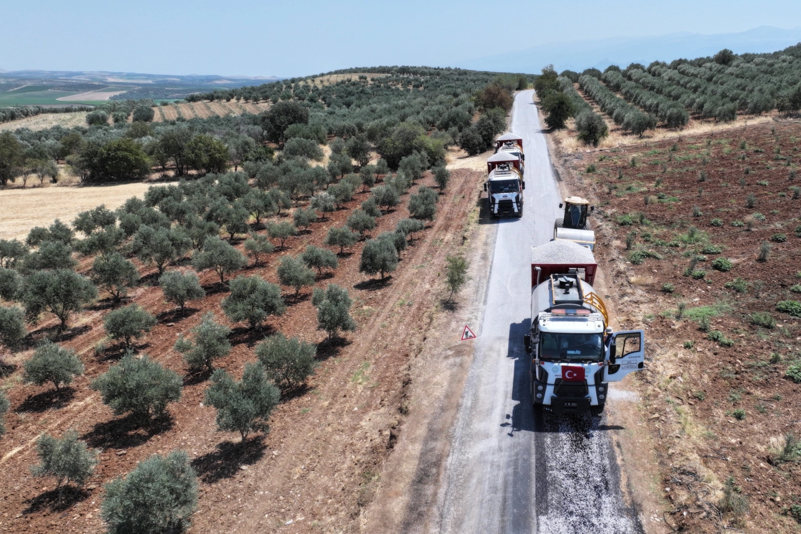 Manisa Büyükşehir Belediyesi, 2025 yılı yol yapım programı kapsamında kentin