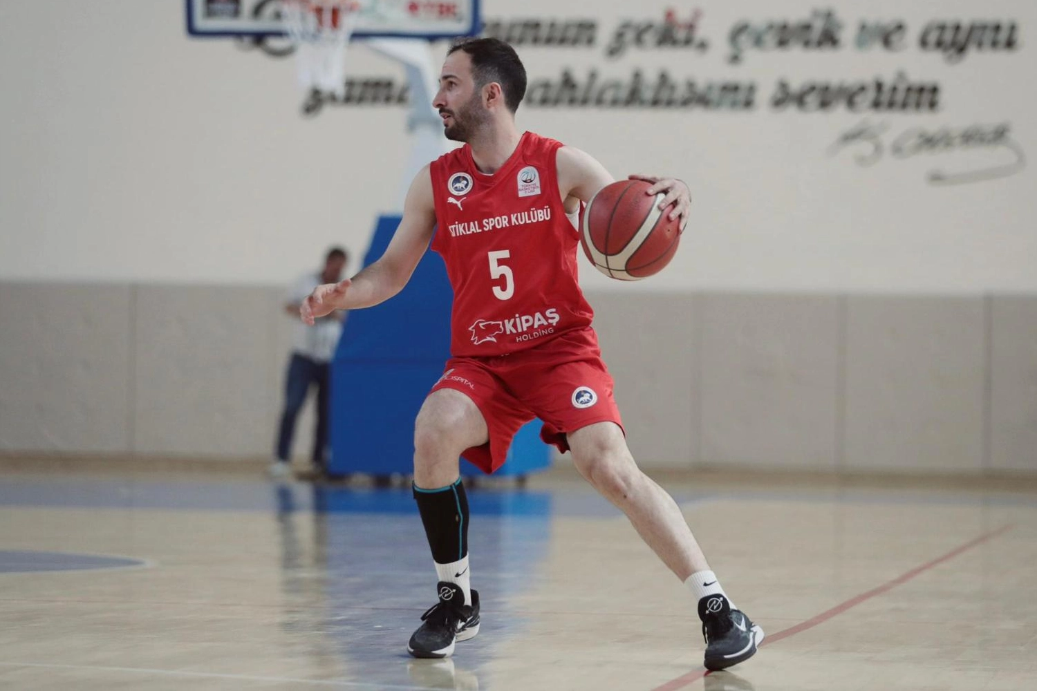 Bu yıl Türkiye Basketbol 2. Ligi’nde hedefe oynayan takım oluşturmak