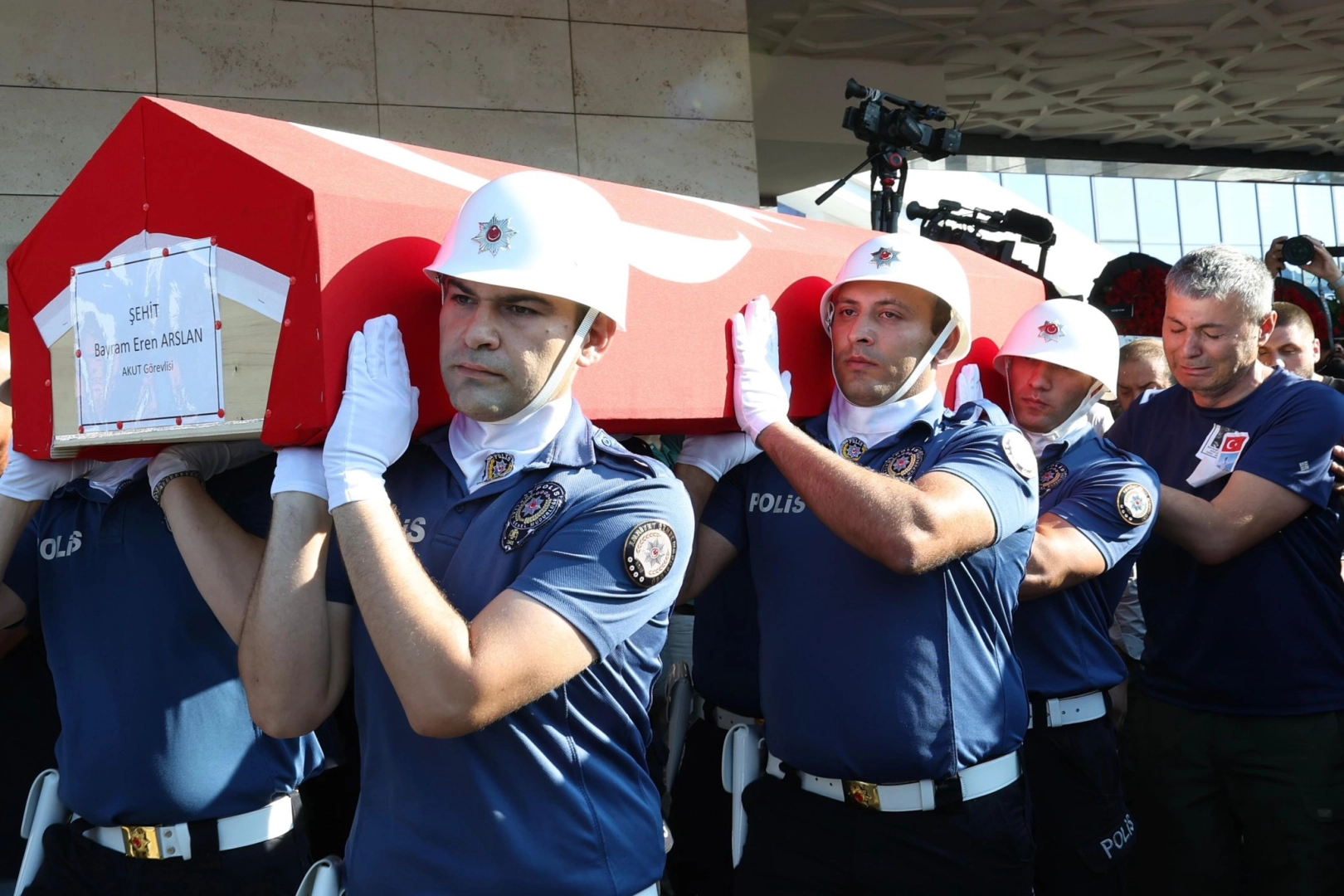 İçişleri Bakanı Ali Yerlikaya, Eskişehir Seyitgazi’deki orman yangınında şehit olan