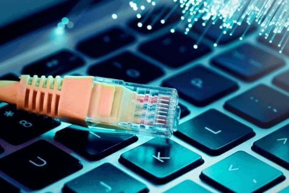 Ulaştırma ve Altyapı Bakanı Abdulkadir Uraloğlu, elektronik haberleşme sektörüne yapılan