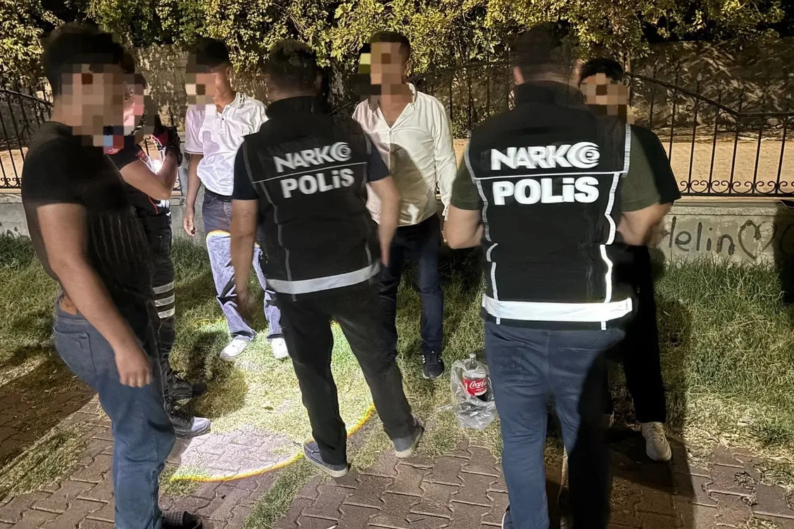 Adıyaman İl Emniyet Müdürlüğü Narkotik Suçlarla Mücadele Şube Müdürlüğü ekiplerince,