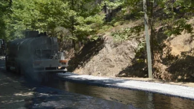 Antalya Büyükşehir Belediyesi, Gündoğmuş’un Çiçekoluk Mahallesi’nde 40 yıl sonra asfalt