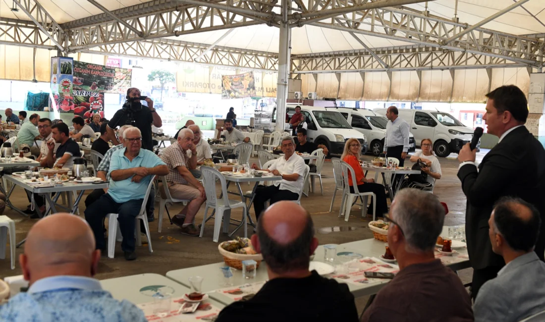 Bursa’da Osmangazi Belediye Başkanı Erkan Aydın, mahalle ziyaretleri kapsamında Dikkaldırım