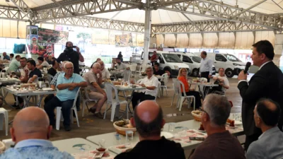 Bursa’da Osmangazi Belediye Başkanı Erkan Aydın, mahalle ziyaretleri kapsamında Dikkaldırım