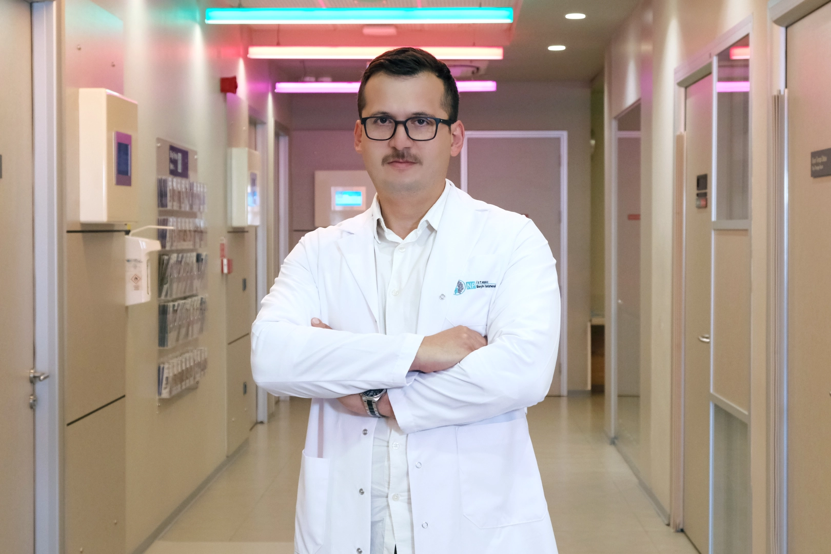 Bel fıtığında ilk aşamanın genellikle ameliyatsız tedaviler olduğunu belirten uzmanlar,