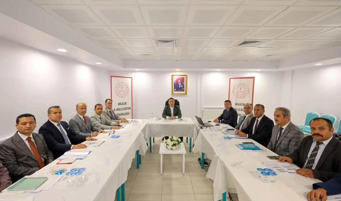 Bilecik Valisi Faik Oktay Sözer, İl Milli Eğitim Müdürlüğünü ziyaret