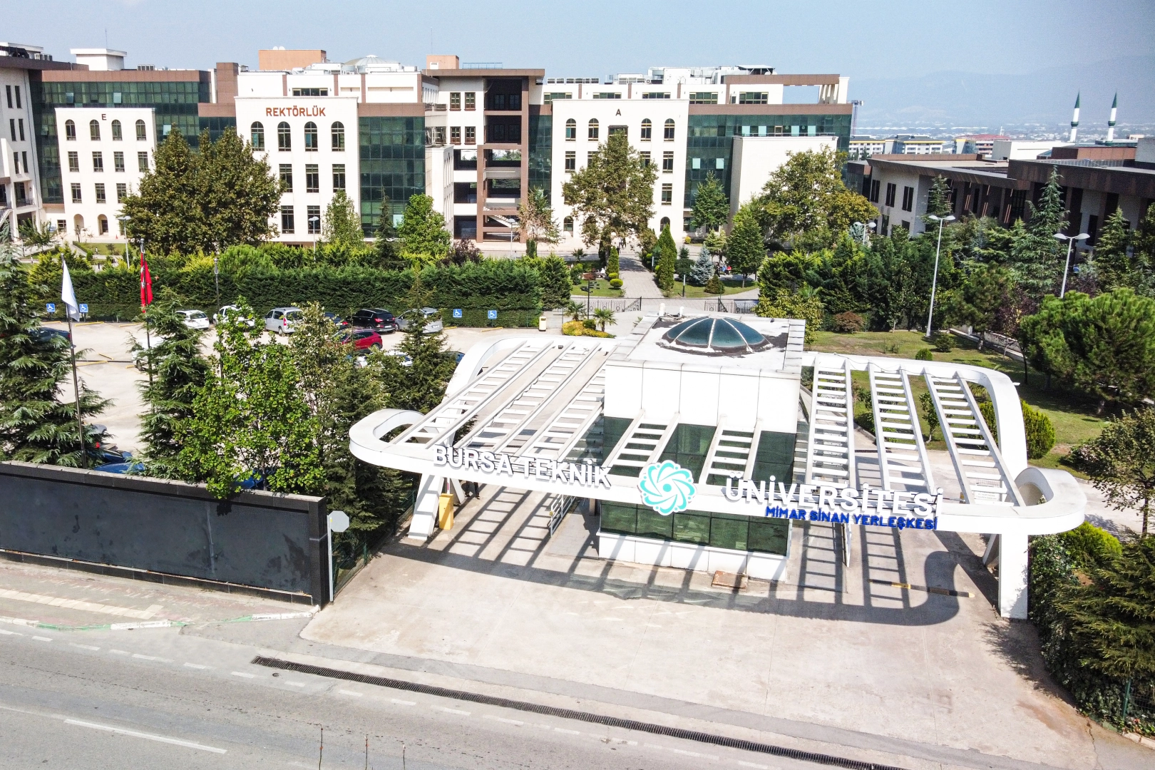 Milyonlarca üniversite adayının merakla beklediği 2025 YKS yerleştirme sonuçlarının açıklanmasıyla