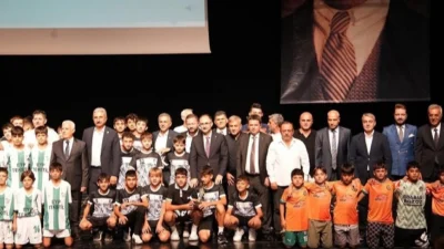 Bursa Gemlik Belediyespor, futbol altyapısında gösterdiği üstün performansla Gemlik’e büyük