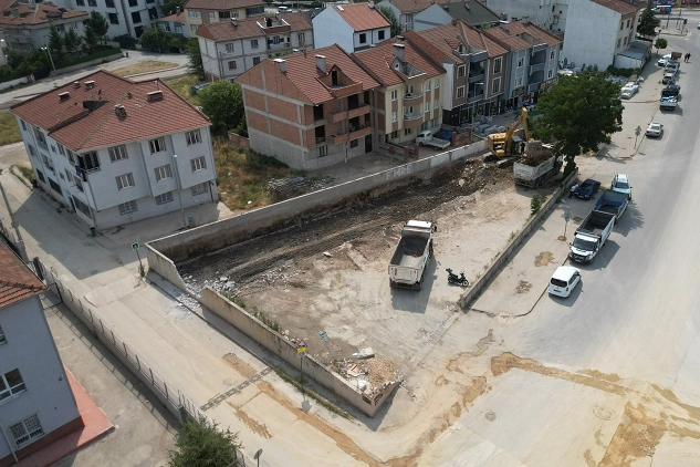 Bursa İnegöl Belediyesi, Ertuğrulgazi Mahallesinde atıl vaziyette bulunan boş alanda