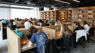 Bursa’da İnegöl Belediyesi’nin Nöbetçi Kitaphanelerinde sınava hazırlanarak İstanbul Teknik Üniversitesini