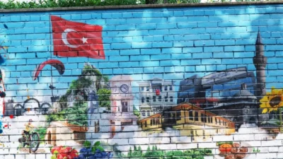 Kültür ve sanat etkinlikleriyle şehre sanatsal bir dokunuş kazandıran Bursa