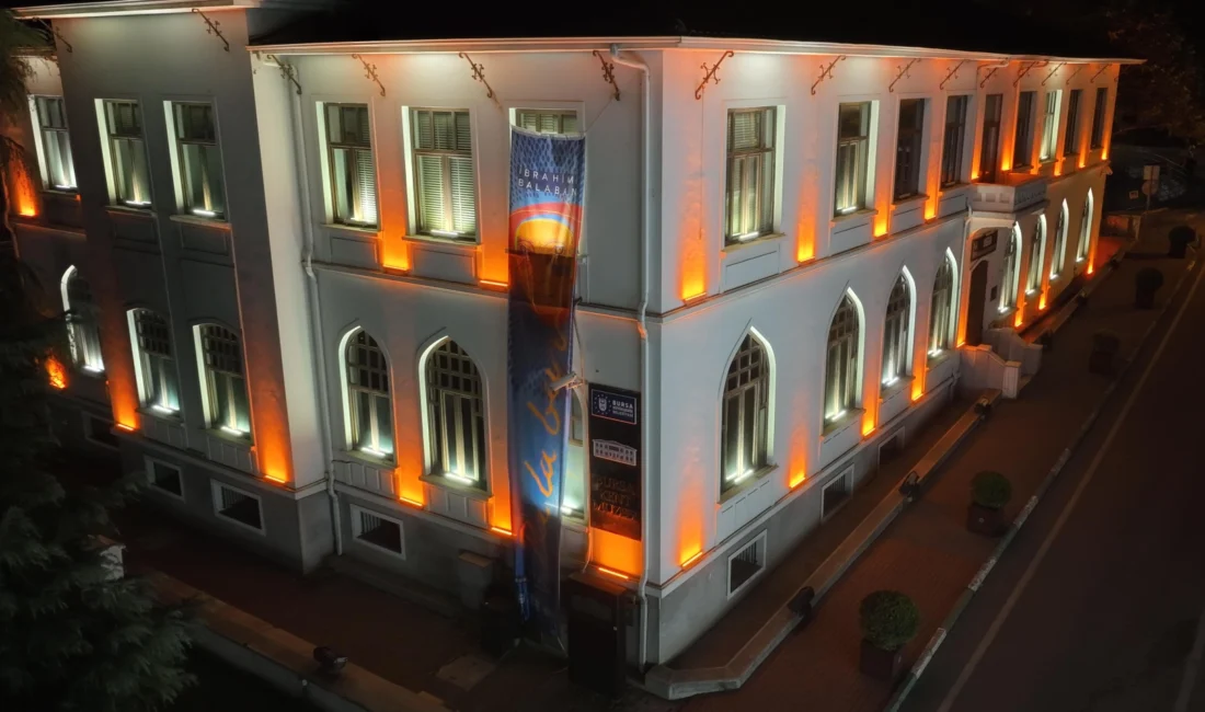 Bünyesindeki müzelerle kentin sahip olduğu tarihi ve kültürel zenginlikleri Bursalılarla