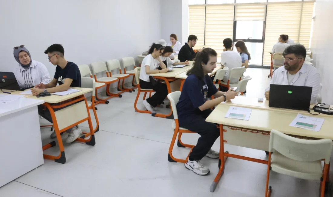 Çayırova Belediyesi Prof. Dr. Necmettin Erbakan Gençlik Merkezi’nde üniversite sınavına