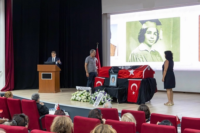 İzmir Büyükşehir Belediye Başkanı Dr. Cemil Tugay, Ege Üniversitesi Tıp