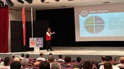 Edirne’nin Keşan ilçesinde ‘Aile Yılı’ söyleşileri kapsamında düzenlenen eğitimde, Denetimli