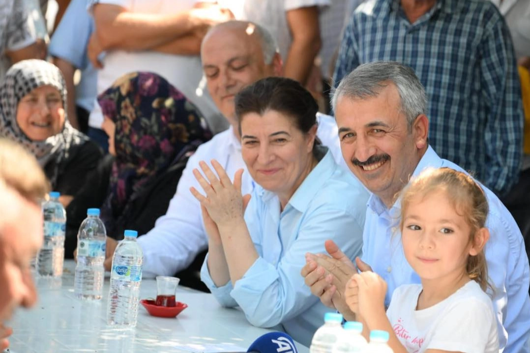 Edirne Valisi Yunus Sezer, İpsala’nın Koyuntepe Köyü’nde sıcak asfalt çalışmalarını