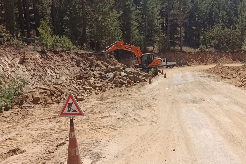 Eskişehir Büyükşehir Belediyesi, kent merkezindeki çalışmalarının yanı sıra kırsal ilçelerde