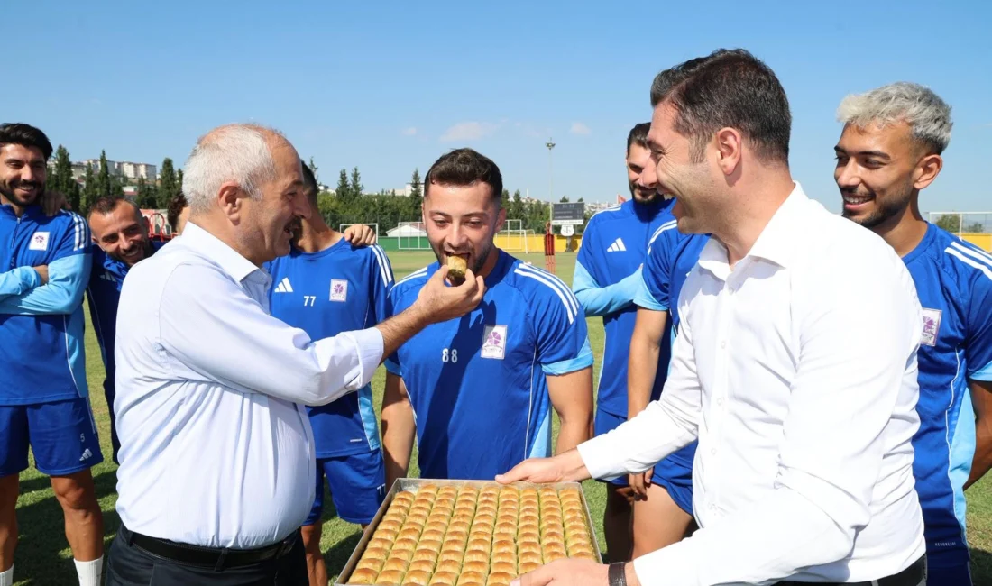 Kocaeli’de Gebze Belediye Başkanı Zinnur Büyükgöz, yeni sezon hazırlıklarını sürdüren