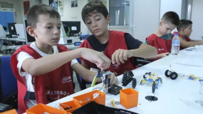 Bursa Ticaret ve Sanayi Odası (BTSO) Eğitim Vakfı bünyesinde faaliyet