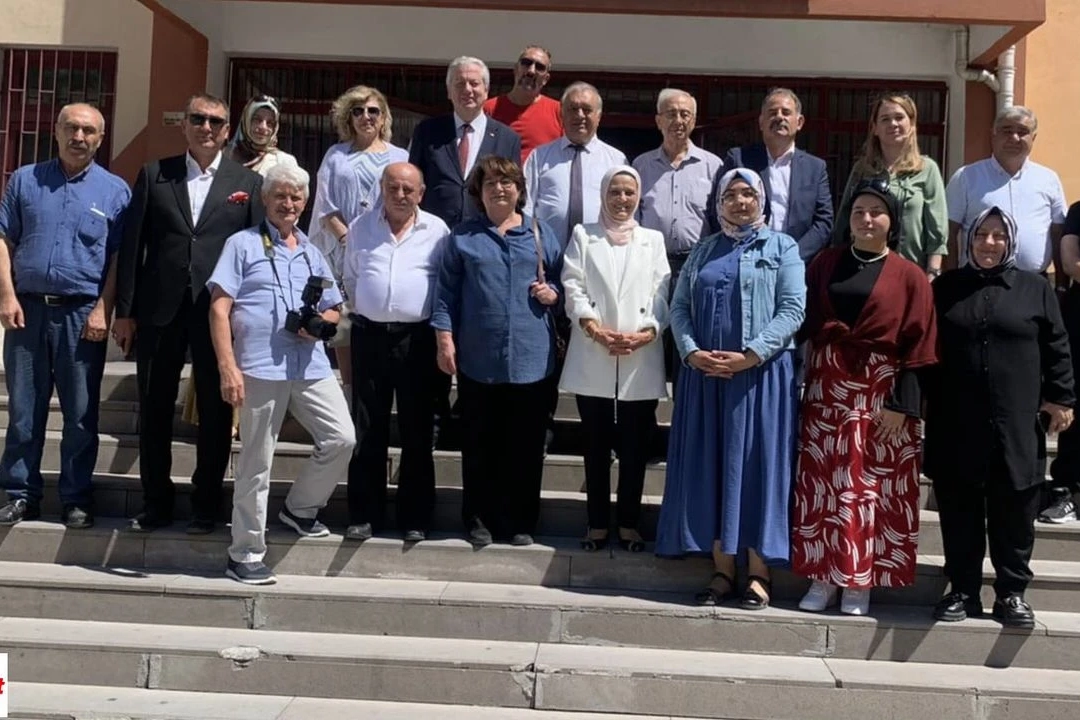 İç Anadolu Birliği (İÇAN), Mamak’taki Oğuz Kağan İlkokulu’na gerçekleştirdiği ziyarette