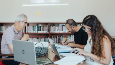 İzmir Büyükşehir Belediyesi tarafından düzenlenen “Edebiyat Yolculuktur” temalı Şiir, Öykü