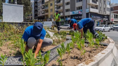 İzmir Büyükşehir Belediyesi kuraklıkla mücadele kapsamında peyzaj çalışmalarında susuzluğa dayanıklı