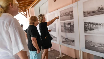 Ahmet Piriştina Kent Arşivi ve Müzesi (APİKAM) tarafından hazırlanan, İzmirlilerin