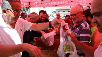 Kocaeli İzmit Belediyesi, tarımsal üretimi teşvik etmek ve vatandaşların toprakla
