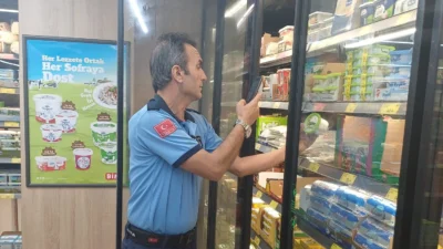 Kocaeli Büyükşehir Belediyesi Zabıta Dairesi Başkanlığı, kent genelinde yürüttüğü market