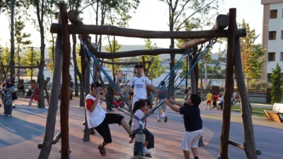 Kocaeli Büyükşehir Belediyesi’nin vizyon projelerinden Derince Sağlıklı Yaşam Parkı, vatandaşların