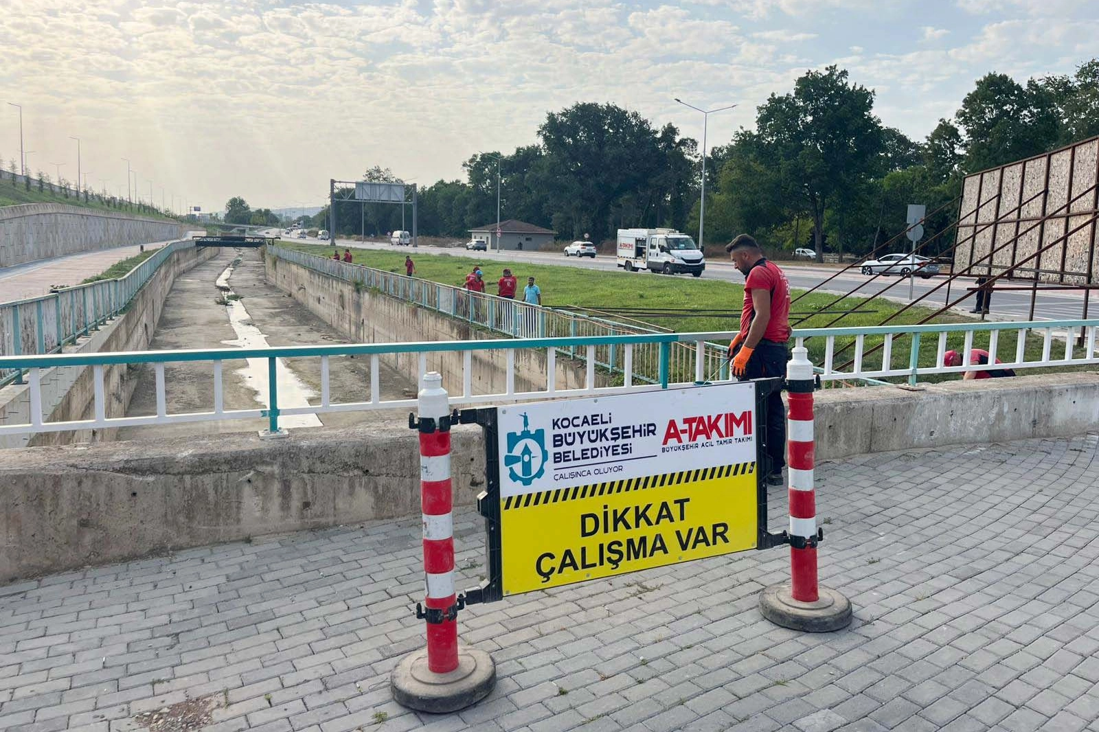 Kocaeli Büyükşehir Belediyesi, Kocaeli Stadı’nı yaptığı çevre düzenlemesi çalışmalarıyla estetik