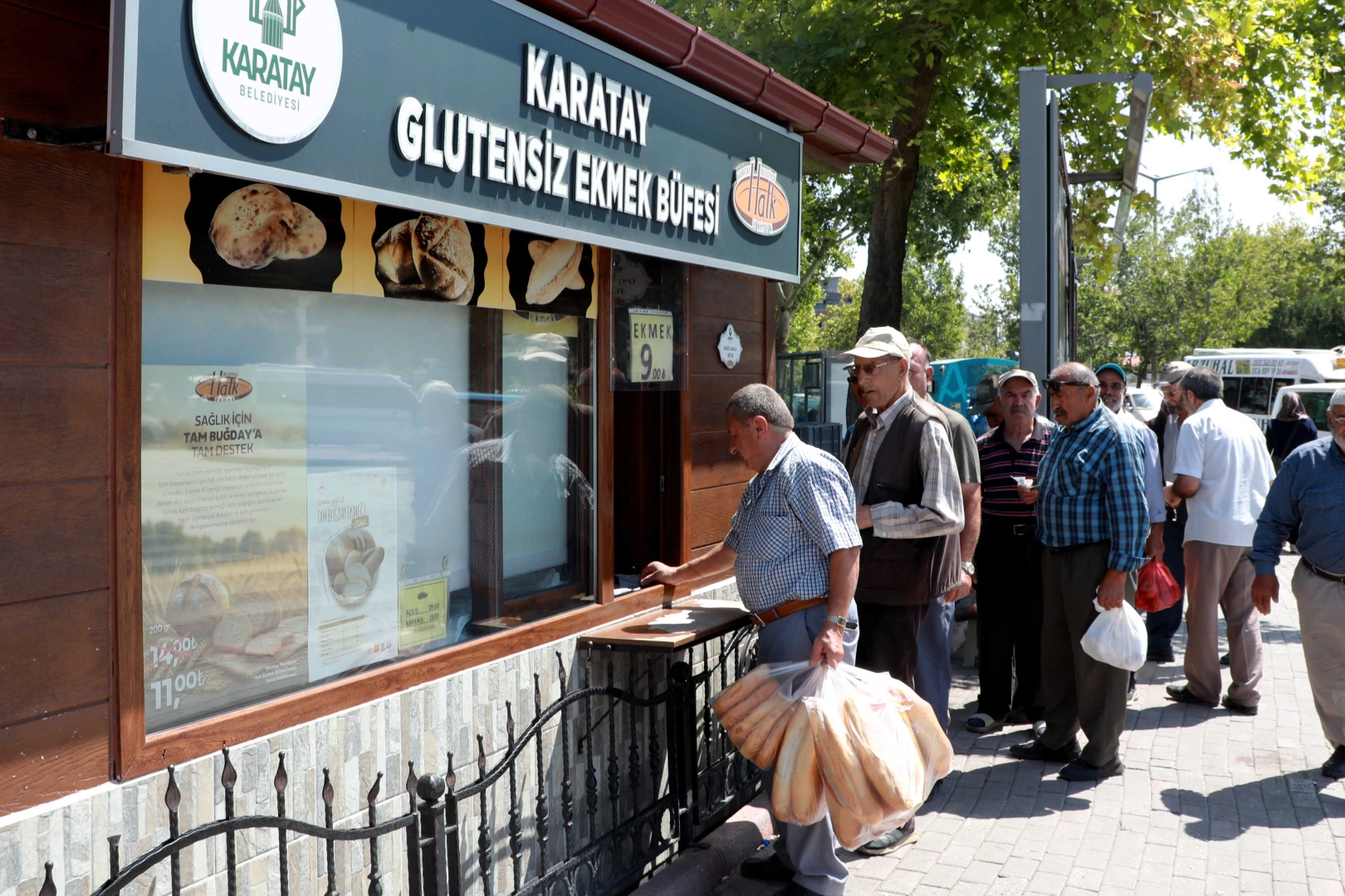 Konya Karatay Belediyesi, sağlıklı beslenme alışkanlıklarını yaygınlaştırmak amacıyla Halk Ekmek’te