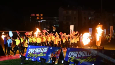 Konya Büyükşehir Belediyesi’nin 28 ilçede yürüttüğü Yaz Spor Okulları’na katılan