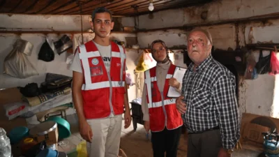 Manisa Büyükşehir Belediyesi, Balıkesir Sındırgı depreminde zarar gören Kırkağaç’a bağlı