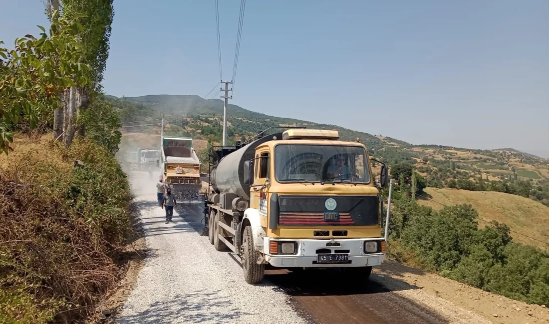 Manisa Büyükşehir Belediyesi, il genelinde yürüttüğü asfalt çalışmaları ile vatandaşların