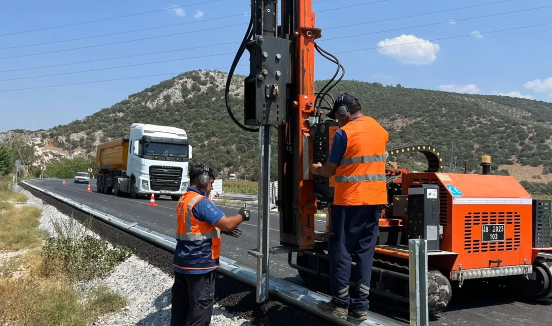 Yol güvenliğini artırmak için yatırımlarına devam eden Muğla Büyükşehir Belediyesi,