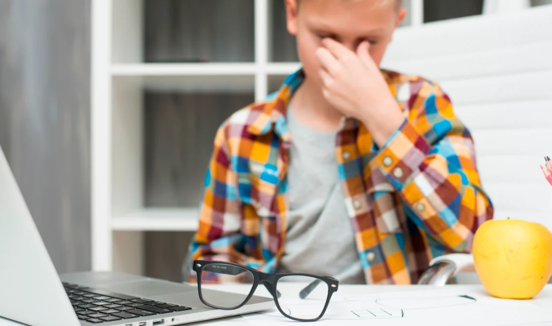 Türk Oftalmoloji Derneği Genel Başkanı Prof. Dr. Huban Atilla, çocukların