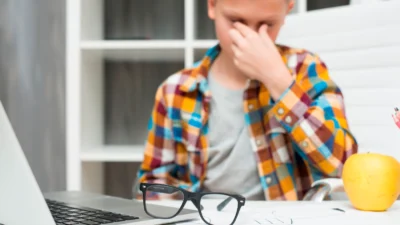 Türk Oftalmoloji Derneği Genel Başkanı Prof. Dr. Huban Atilla, çocukların