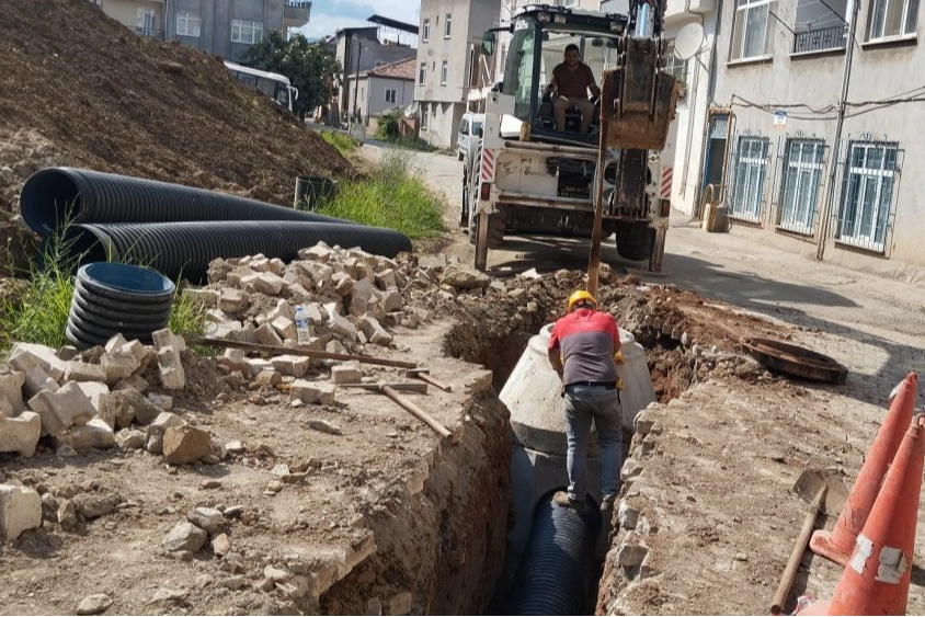 Ordu Büyükşehir Belediyesi Fatsa ilçesi Şerefiye Mahallesi’nde yağmur suyu hattı