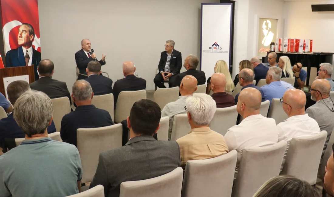 Bursa’da çeşitli temaslarda bulunan Zafer Partisi Genel Başkanı Ümit Özdağ,