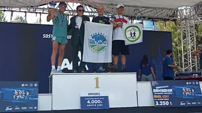 Sakarya Büyükşehir Belediyesi Spor Kulübü’nün başarılı atletlerinden Ali Turan, Eskişehir’de