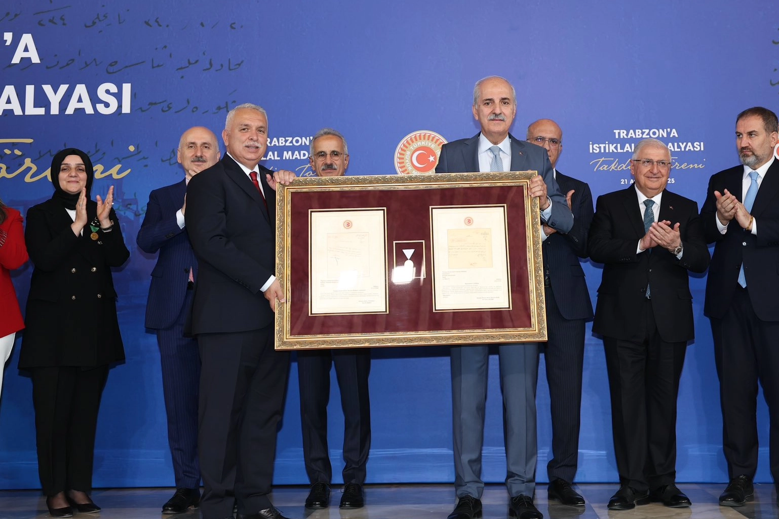 Milli Mücadele yıllarında gösterdiği kahramanlıkların simgesi olan İstiklal Madalyası, 101
