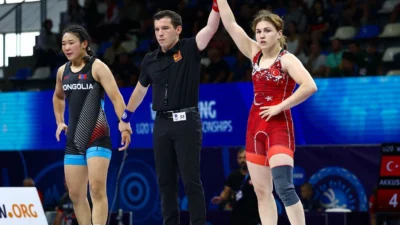 Trabzon Büyükşehir Belediyespor Kulübü sporcusu ve milli güreşçi Beyza Nur