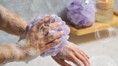 Gündelik bakımda temizlik adımlarının sırası, cilt bariyerini korurken hijyen ve