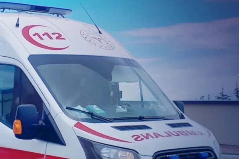 İstanbul’da trafikte ambulanslara yol verilmesi için araç radyoları otomatik olarak