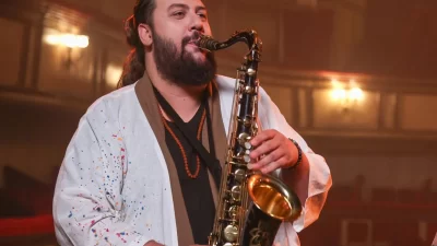 Saksafon virtüözü, yenilikçi besteci ve üretken bir prodüktör olarak müziğin