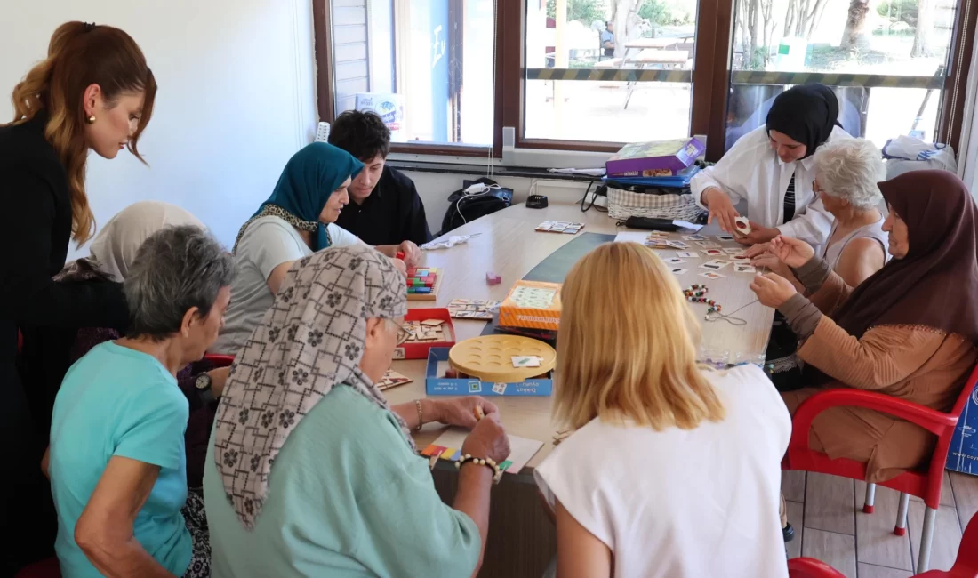 Antalya Büyükşehir Belediyesi’nin Alzheimer hasta ve hasta yakınlarına yönelik hizmet