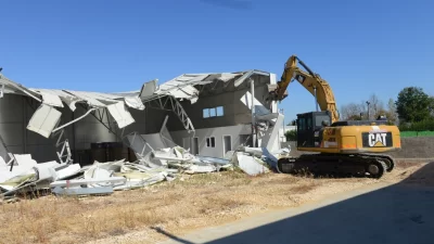 Bursa’da Nilüfer Belediyesi, kaçak yapılaşmayla mücadelesi kapsamında Ürünlü Mahallesi’nde biri