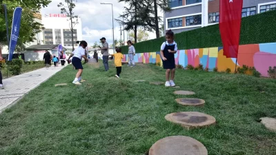 Bursa Büyükşehir Belediyesi’nin Marmara Belediyeler Birliği iş birliğiyle yürüttüğü ‘Sokaklar