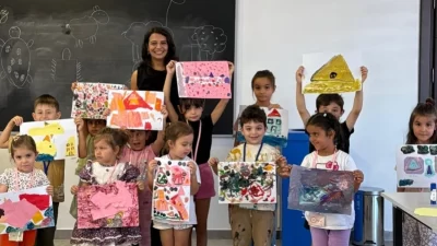 Eskişehir Büyükşehir Belediyesi Sanat Sokağı, düzenlediği yaratıcı atölyelerle çocukların hayal